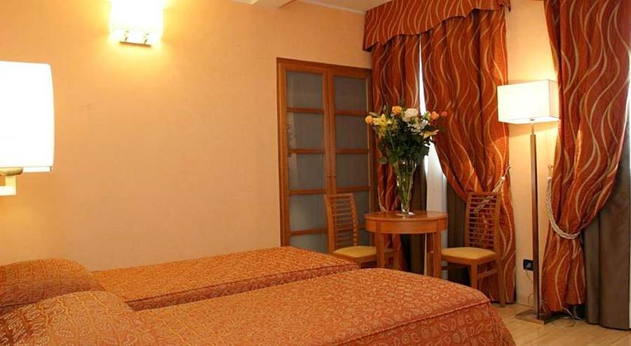 Continental Hotel 3*